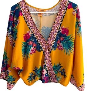 Tropical Floral Kimono woman’s Top blouse V-neck
Wide sleeves elastic hem Med